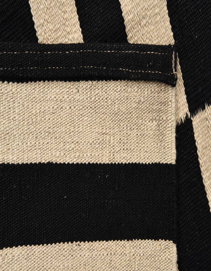 Detail image of  2' 9 x 3' 10  Hand Woven Kilim Modern Wool Rug