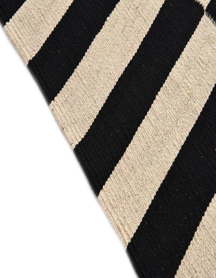 Detail image of  2' 8 x 3' 10  Hand Woven Kilim Modern Wool Rug