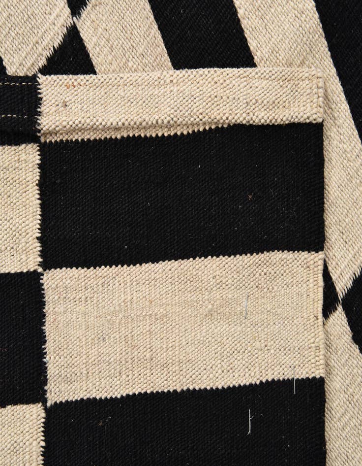 Detail image of  2' 8 x 3' 10  Hand Woven Kilim Modern Wool Rug