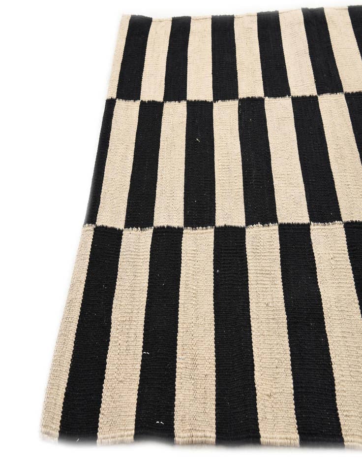 Detail image of  2' 8 x 3' 10  Hand Woven Kilim Modern Wool Rug