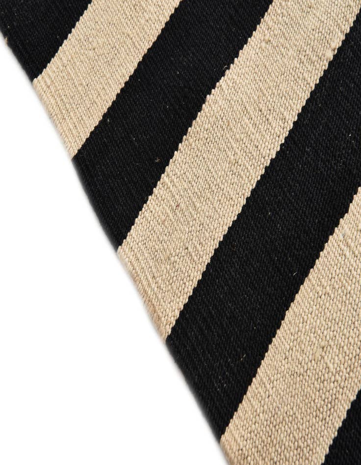 Detail image of  2' 7 x 3' 9  Hand Woven Kilim Modern Wool Rug