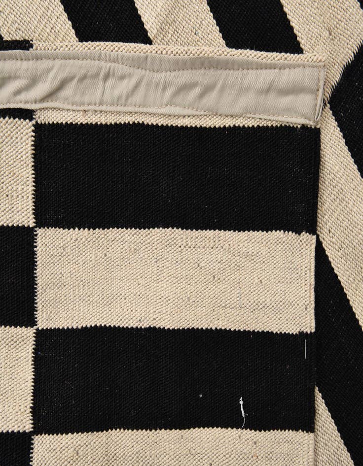 Detail image of  3' 3 x 5'  Hand Woven Kilim Modern Wool Rug