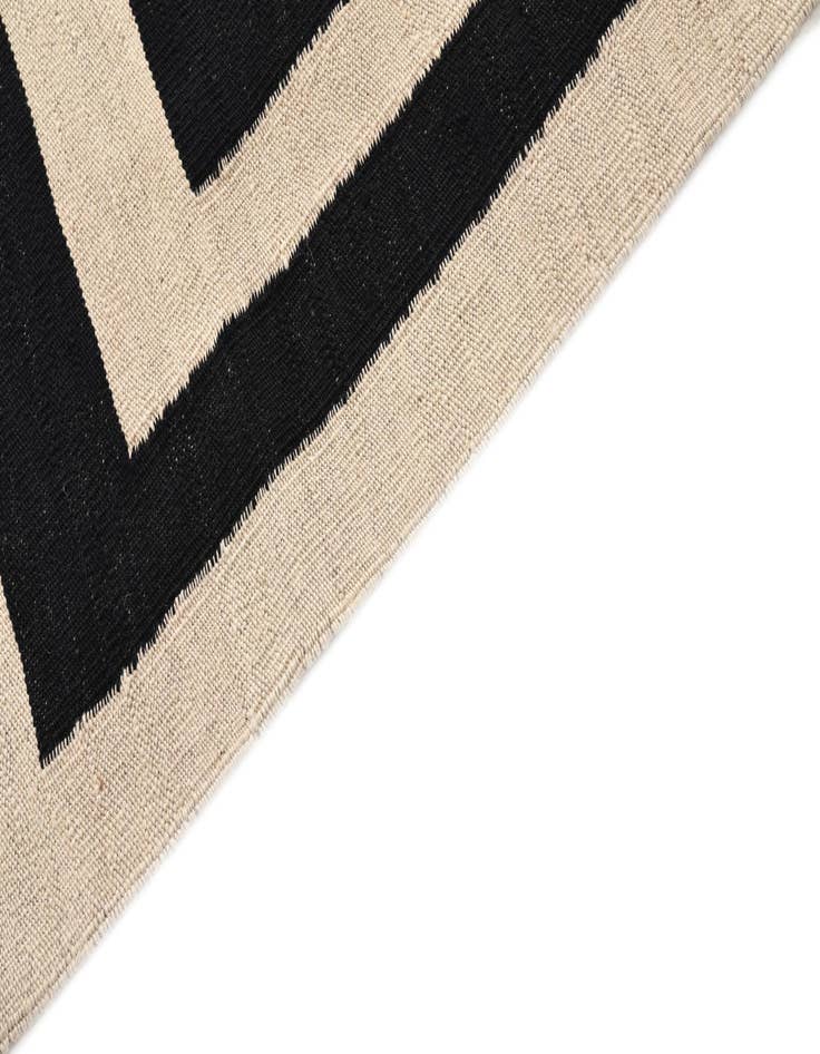Detail image of  7' x 9' 6  Hand Woven Kilim Modern Wool Rug