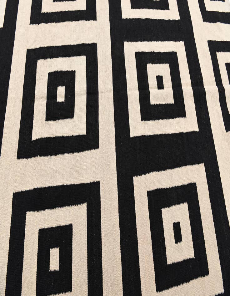 Detail image of  7' x 9' 6  Hand Woven Kilim Modern Wool Rug