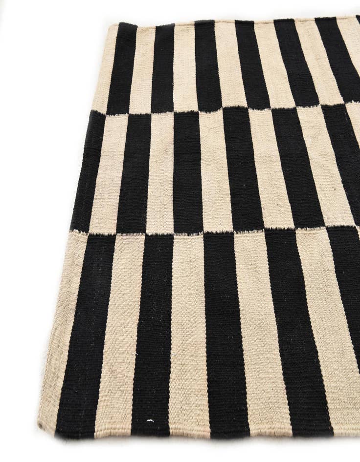 Detail image of  2' 9 x 3' 10  Hand Woven Kilim Modern Wool Rug