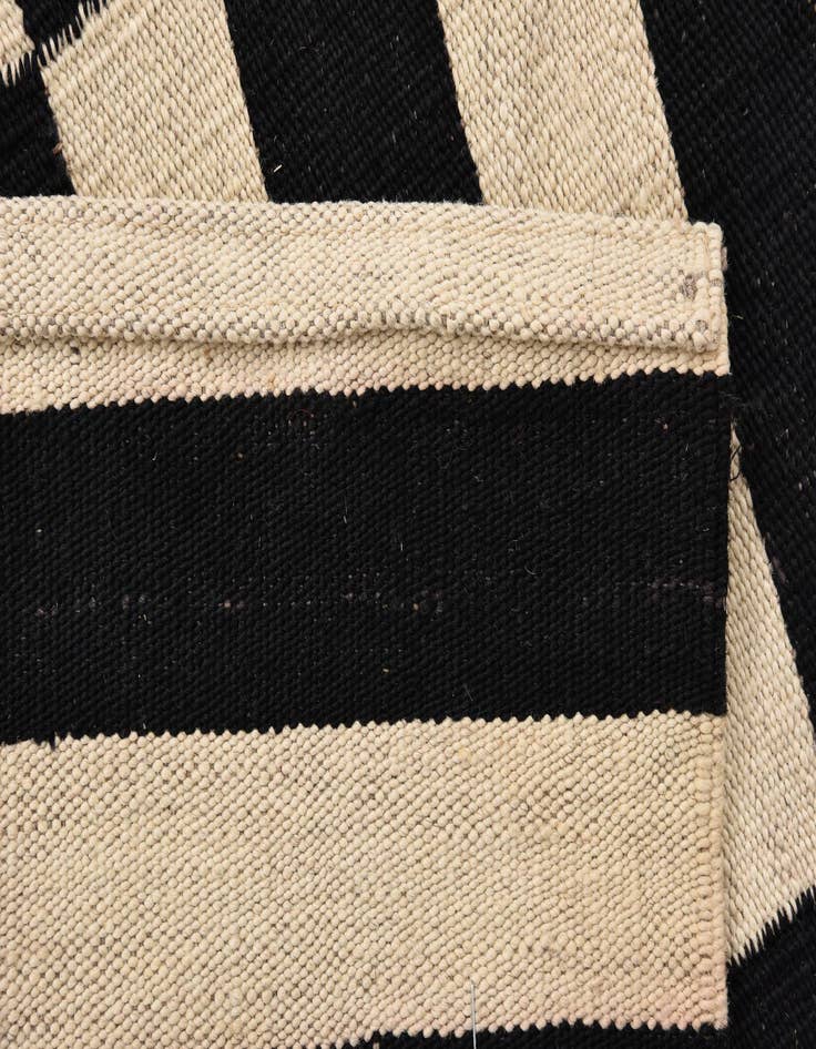 Detail image of  2' 9 x 3' 10  Hand Woven Kilim Modern Wool Rug