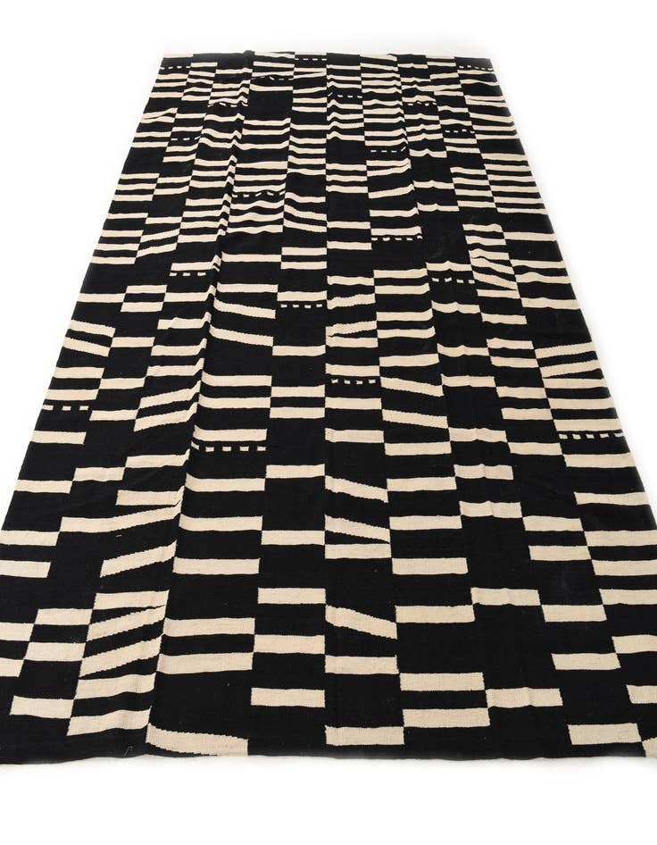 Detail image of  8' 6 x 9' 10  Hand Woven Kilim Modern Wool Rug