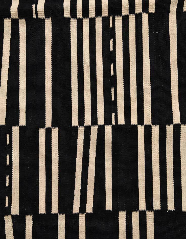 Detail image of  8' 6 x 9' 10  Hand Woven Kilim Modern Wool Rug
