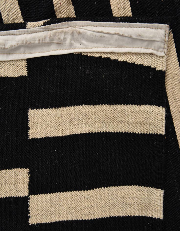 Detail image of  8' 6 x 9' 10  Hand Woven Kilim Modern Wool Rug