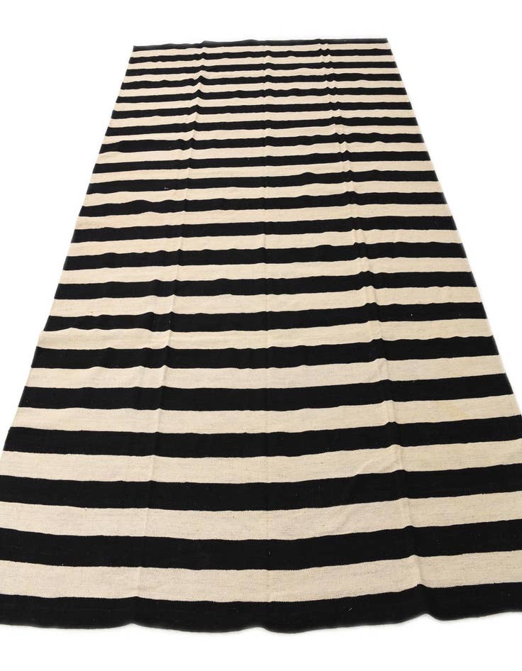 Detail image of  8' 2 x 9' 10  Hand Woven Kilim Modern Wool Rug