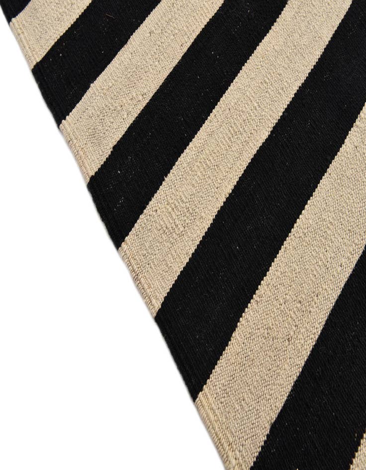 Detail image of  8' 2 x 9' 10  Hand Woven Kilim Modern Wool Rug