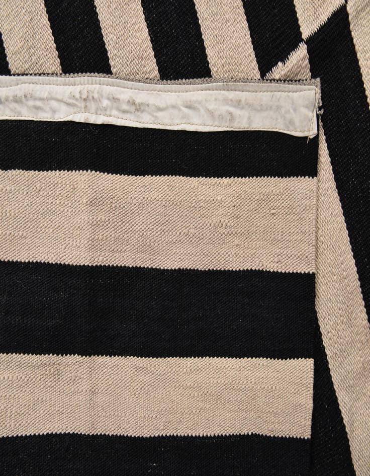 Detail image of  8' 1 x 10' 9  Hand Woven Kilim Modern Wool Rug