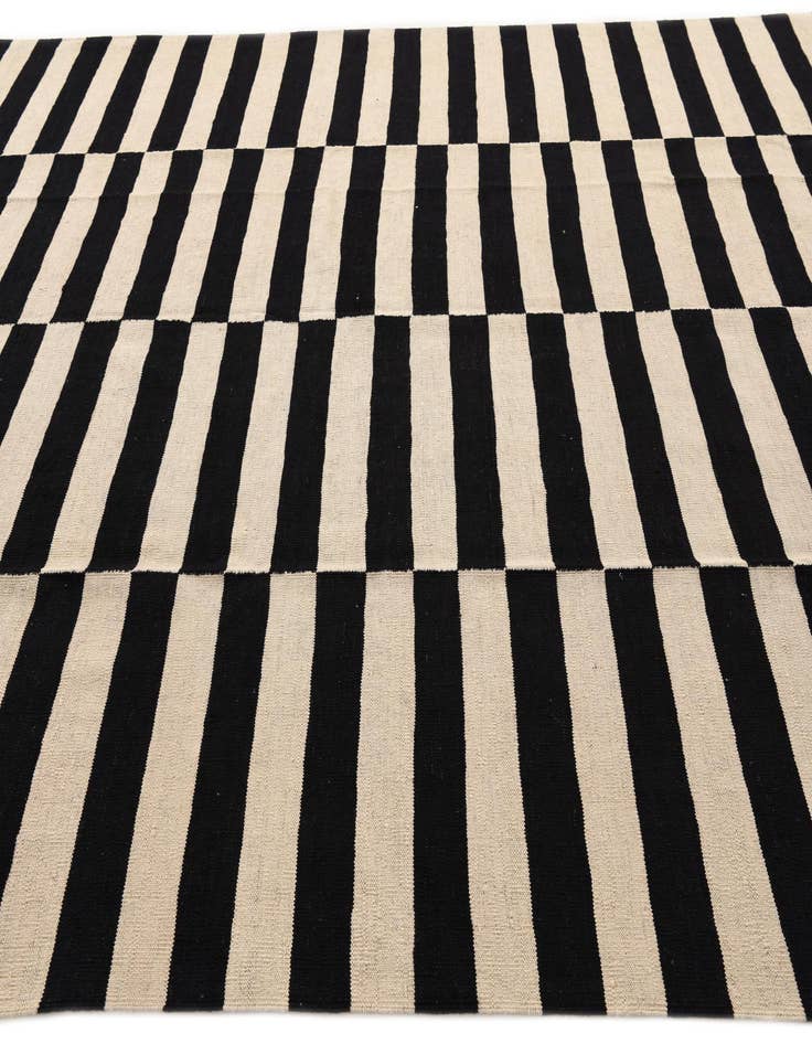 Detail image of  8' 5 x 11' 5  Hand Woven Kilim Modern Wool Rug