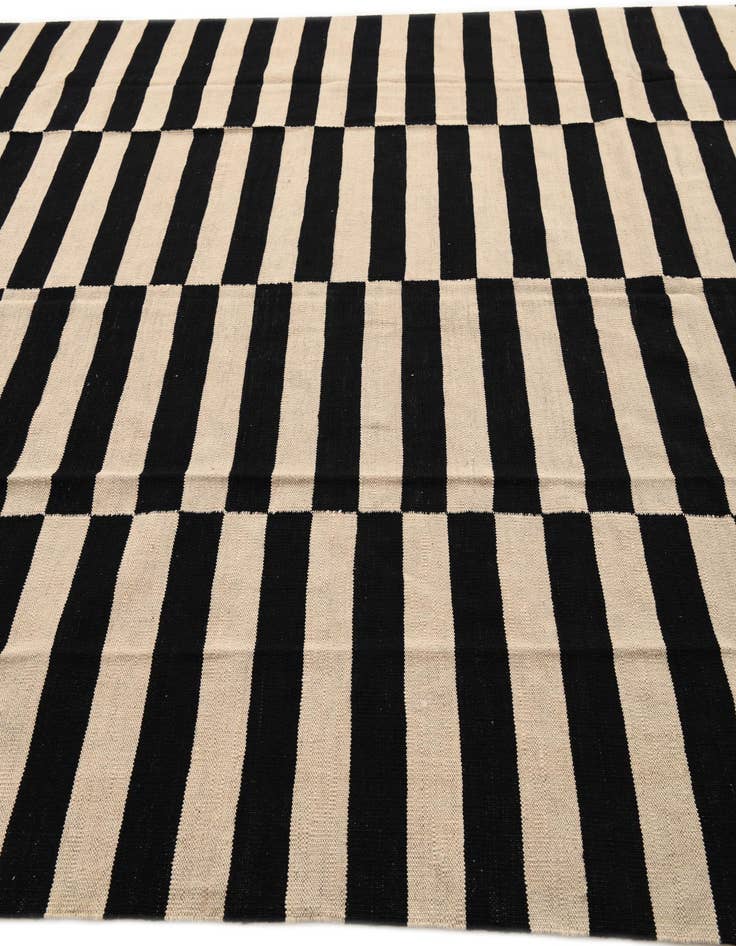 Detail image of  7' 11 x 9' 9  Hand Woven Kilim Modern Wool Rug