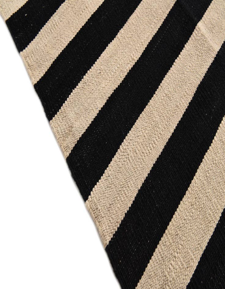 Detail image of  7' 11 x 9' 9  Hand Woven Kilim Modern Wool Rug