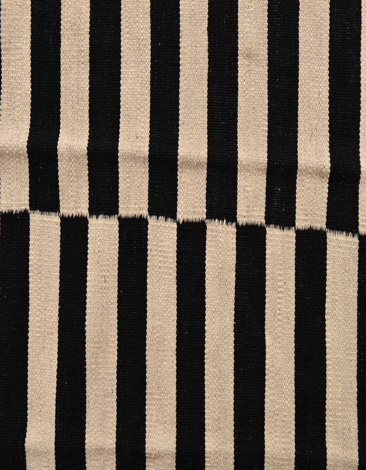 Detail image of  7' 11 x 9' 9  Hand Woven Kilim Modern Wool Rug