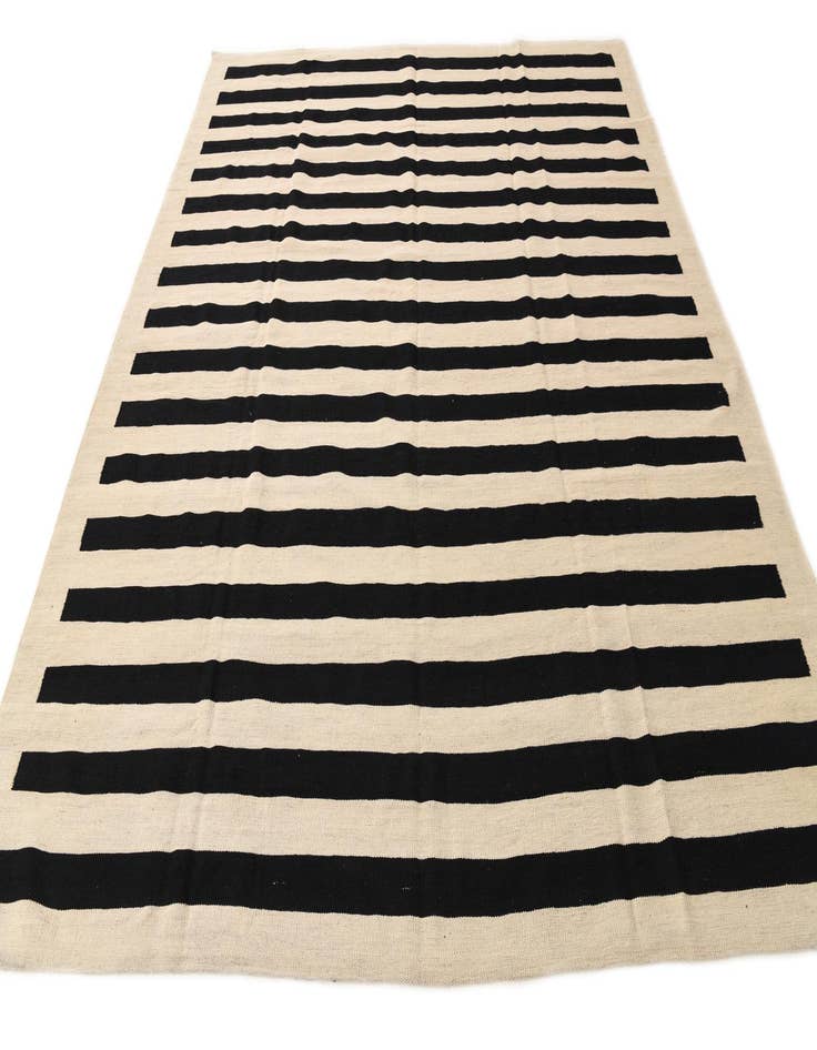 Detail image of  8' 5 x 9' 8  Hand Woven Kilim Modern Wool Rug