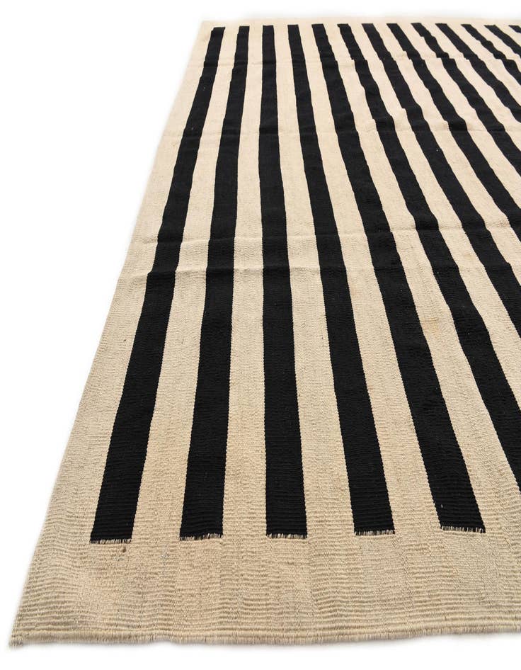 Detail image of  8' 5 x 9' 8  Hand Woven Kilim Modern Wool Rug