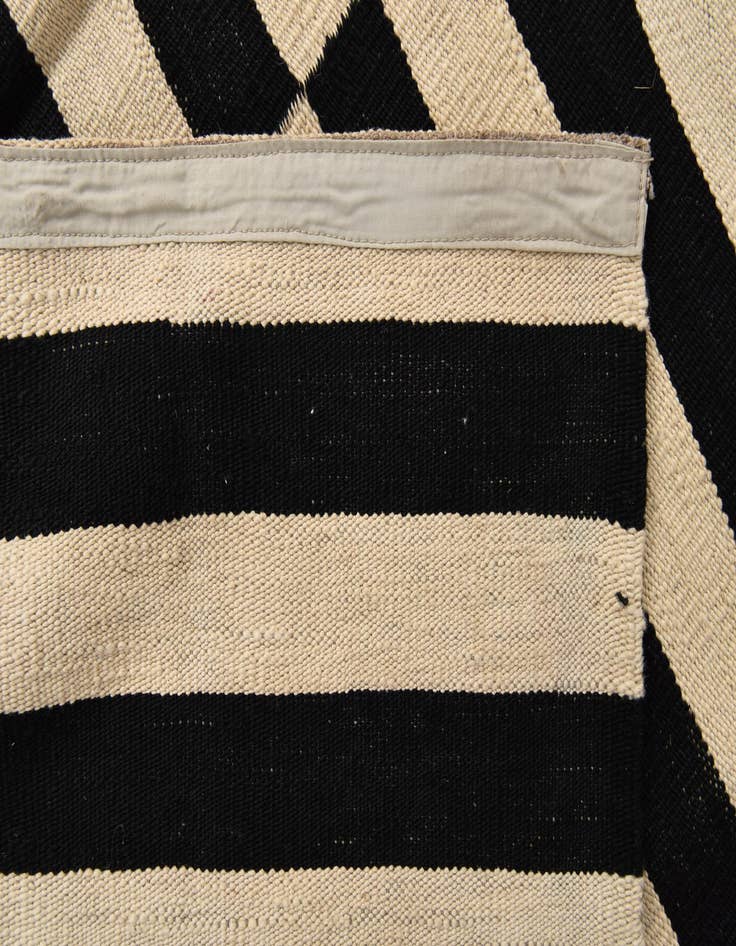 Detail image of  8' 2 x 11' 1  Hand Woven Kilim Modern Wool Rug