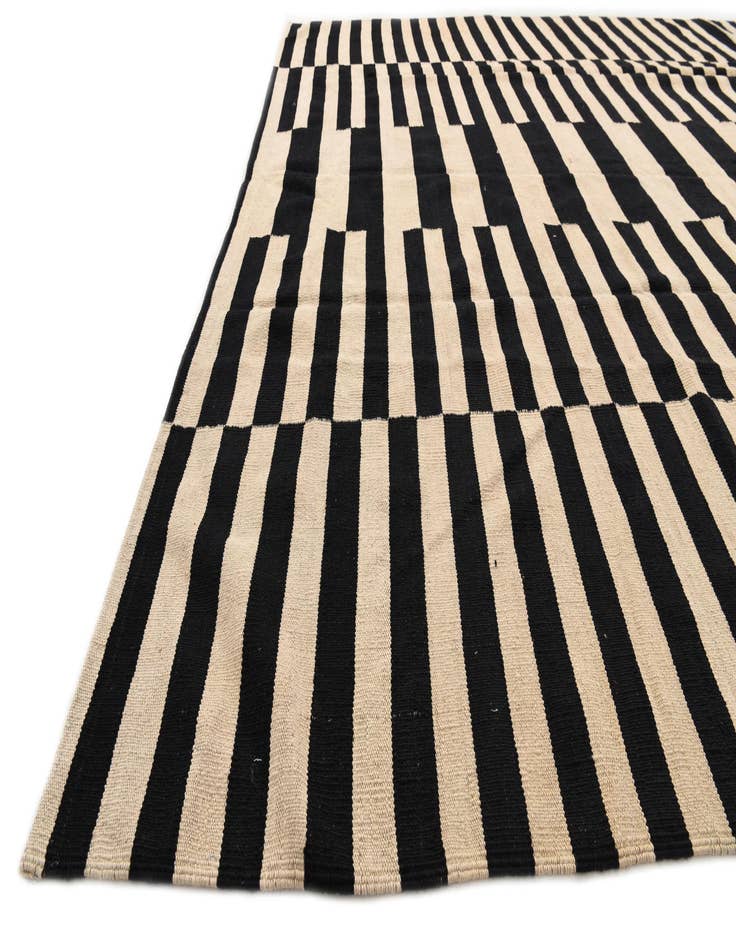 Detail image of  8' 4 x 9' 6  Hand Woven Kilim Modern Wool Rug