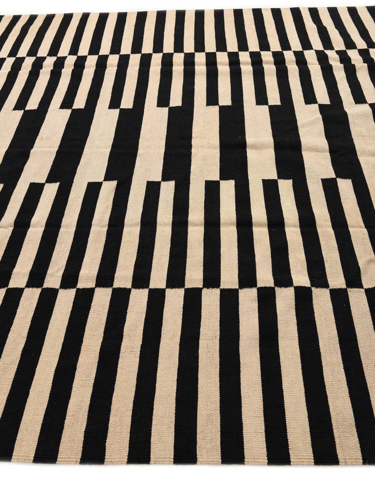 Detail image of  8' 4 x 9' 6  Hand Woven Kilim Modern Wool Rug