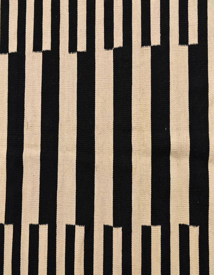 Detail image of  8' 4 x 9' 6  Hand Woven Kilim Modern Wool Rug