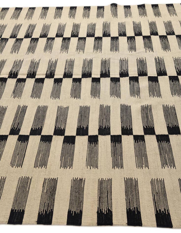 Detail image of  6' 9 x 9' 4  Hand Woven Kilim Modern Wool Rug