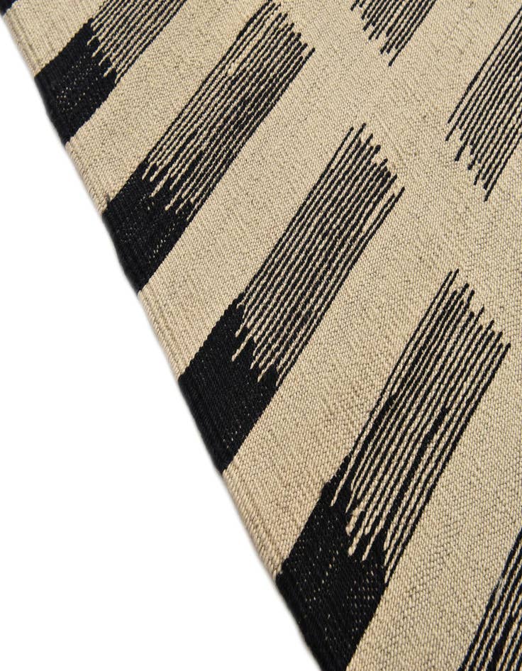 Detail image of  6' 9 x 9' 4  Hand Woven Kilim Modern Wool Rug