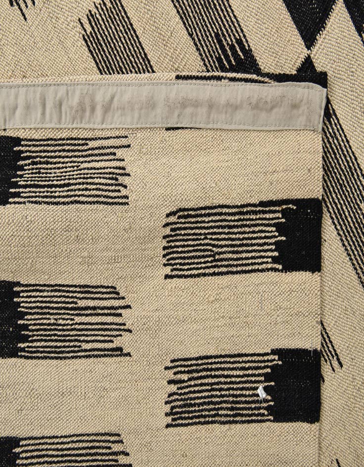 Detail image of  6' 9 x 9' 4  Hand Woven Kilim Modern Wool Rug
