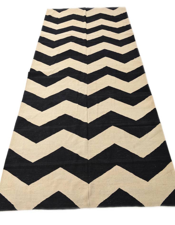 Detail image of  6' 10 x 9' 6  Hand Woven Kilim Modern Wool Rug