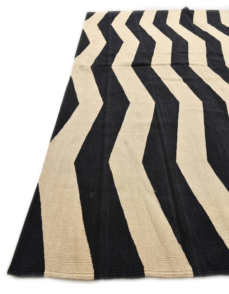 Detail image of  6' 10 x 9' 6  Hand Woven Kilim Modern Wool Rug