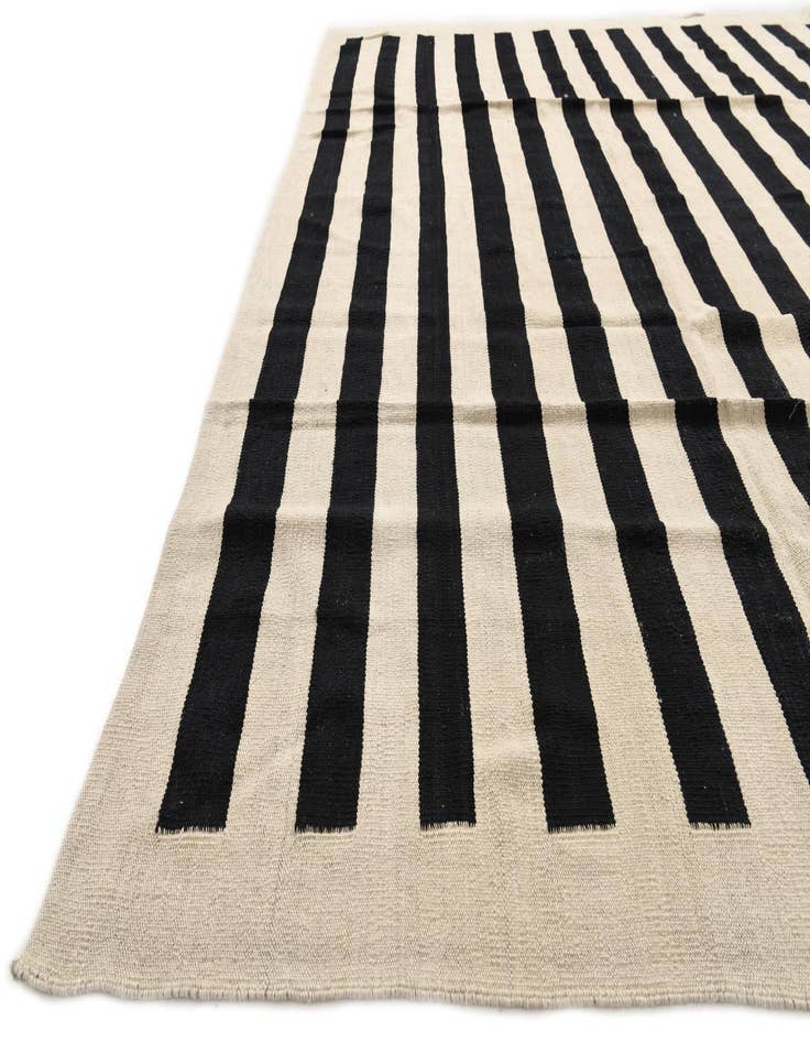 Detail image of  8' 3 x 9' 7  Hand Woven Kilim Modern Wool Rug