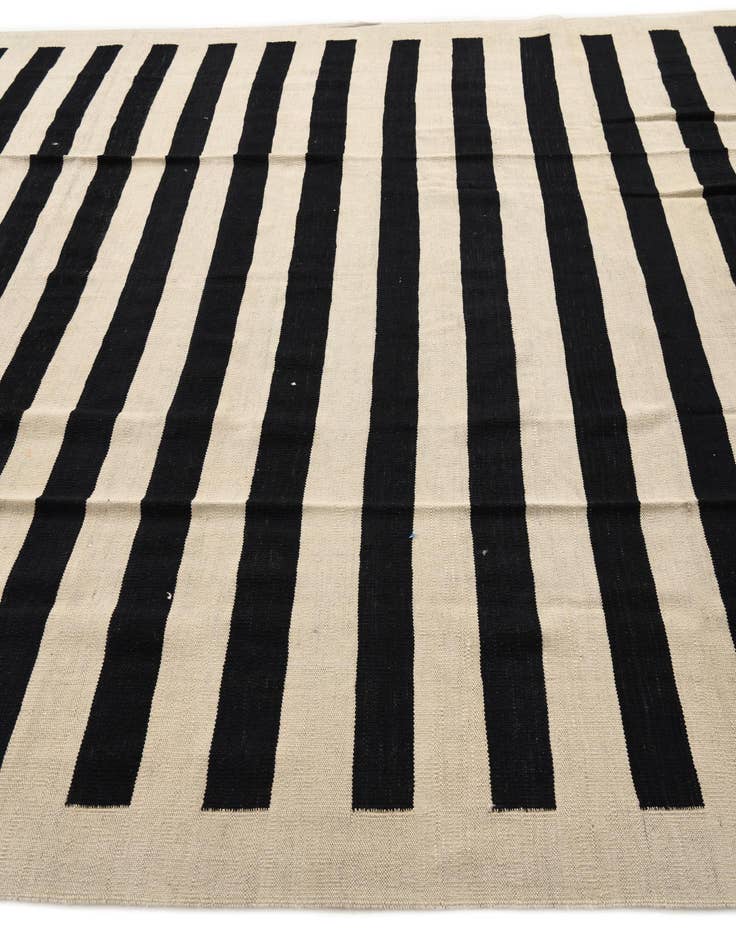 Detail image of  8' 3 x 9' 7  Hand Woven Kilim Modern Wool Rug