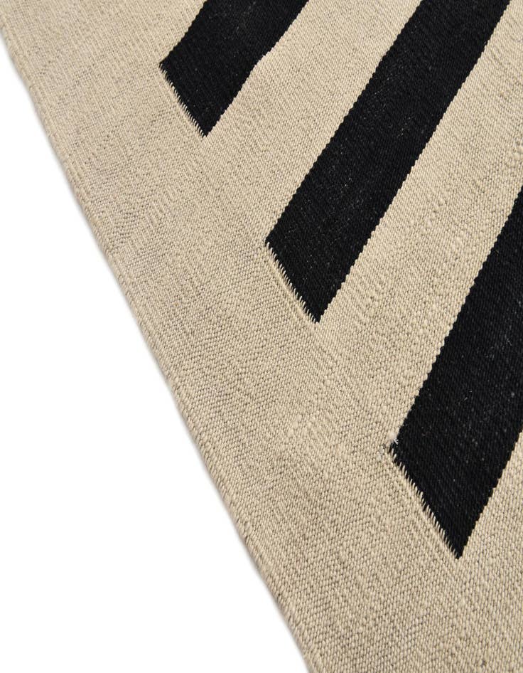Detail image of  8' 3 x 9' 7  Hand Woven Kilim Modern Wool Rug