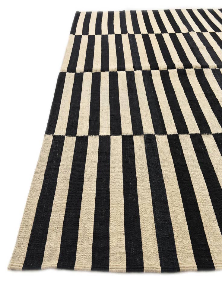 Detail image of  5' 10 x 7' 8  Hand Woven Kilim Modern Wool Rug