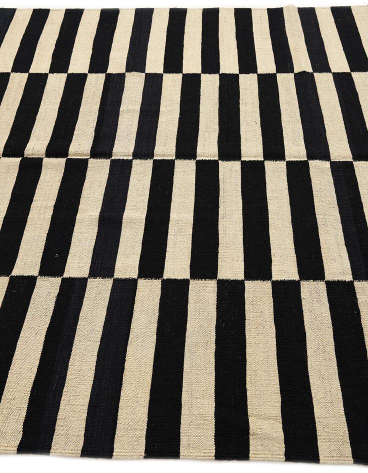 Detail image of  5' 10 x 7' 8  Hand Woven Kilim Modern Wool Rug