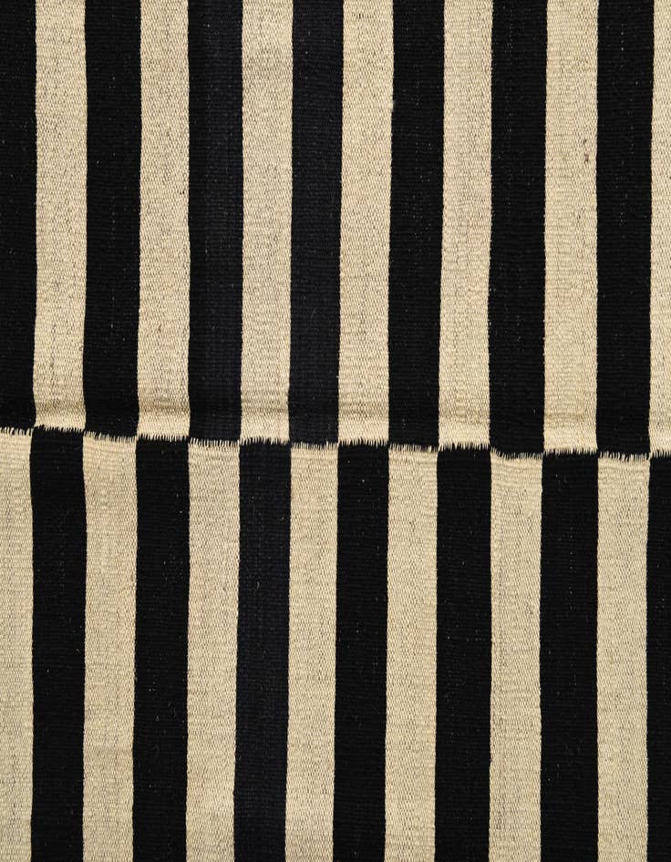 Detail image of  5' 10 x 7' 8  Hand Woven Kilim Modern Wool Rug