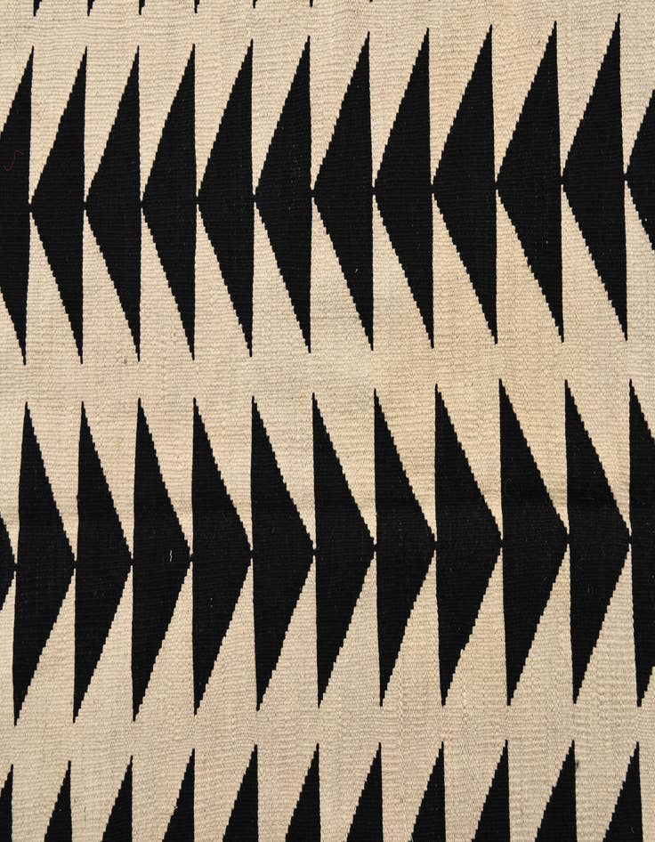 Detail image of  6' 8 x 9' 6  Hand Woven Kilim Modern Wool Rug