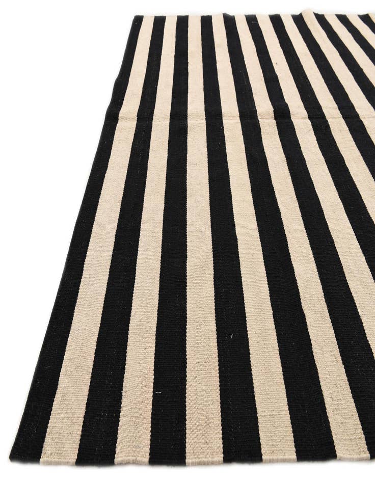 Detail image of  5' 6 x 7' 10  Hand Woven Kilim Modern Wool Rug