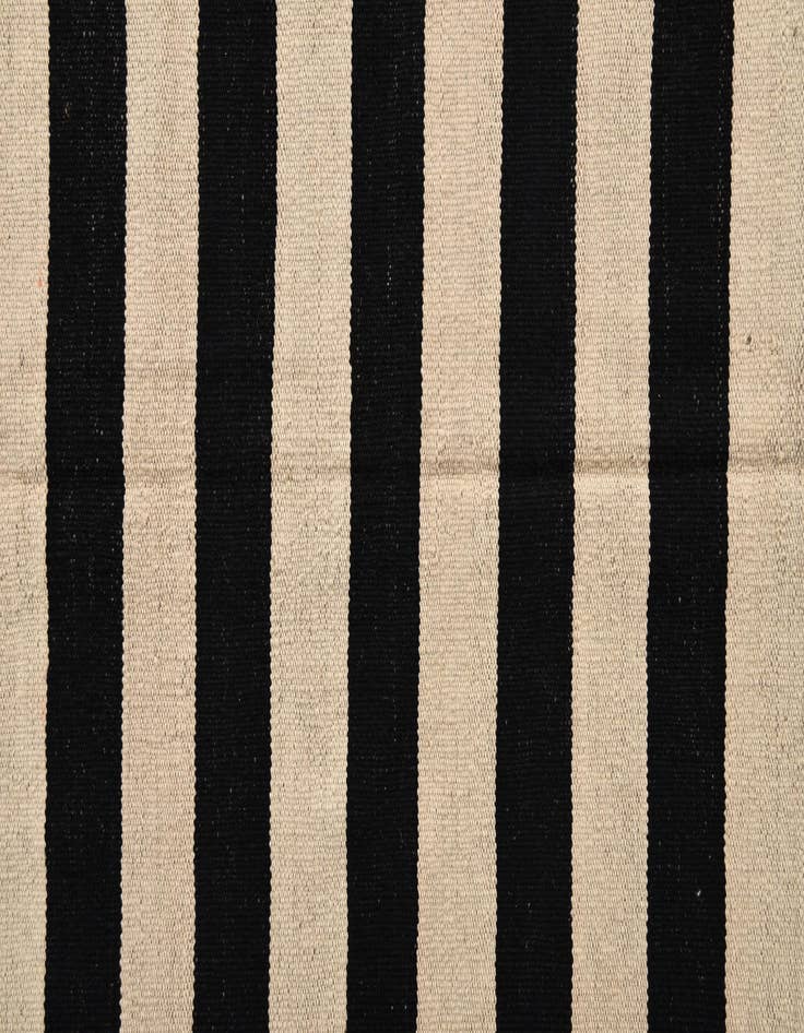 Detail image of  5' 6 x 7' 10  Hand Woven Kilim Modern Wool Rug