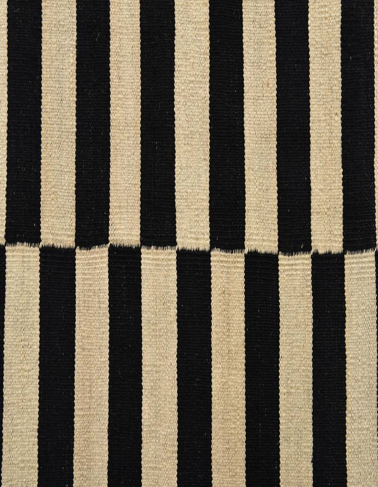 Detail image of  5' 9 x 7' 10  Hand Woven Kilim Modern Wool Rug