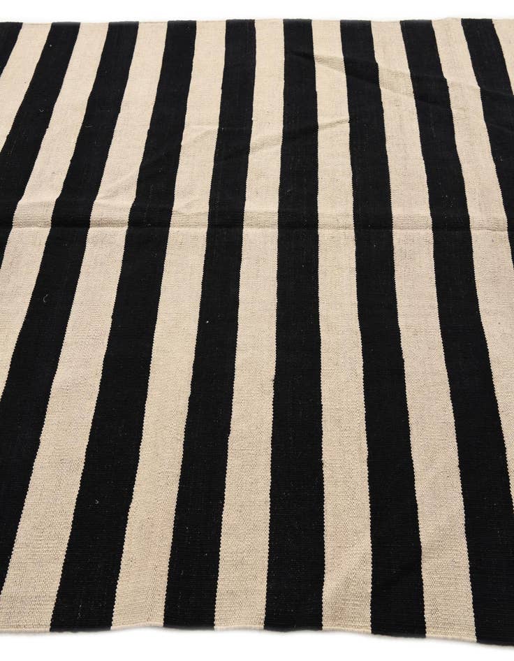 Detail image of  5' 7 x 8'  Hand Woven Kilim Modern Wool Rug