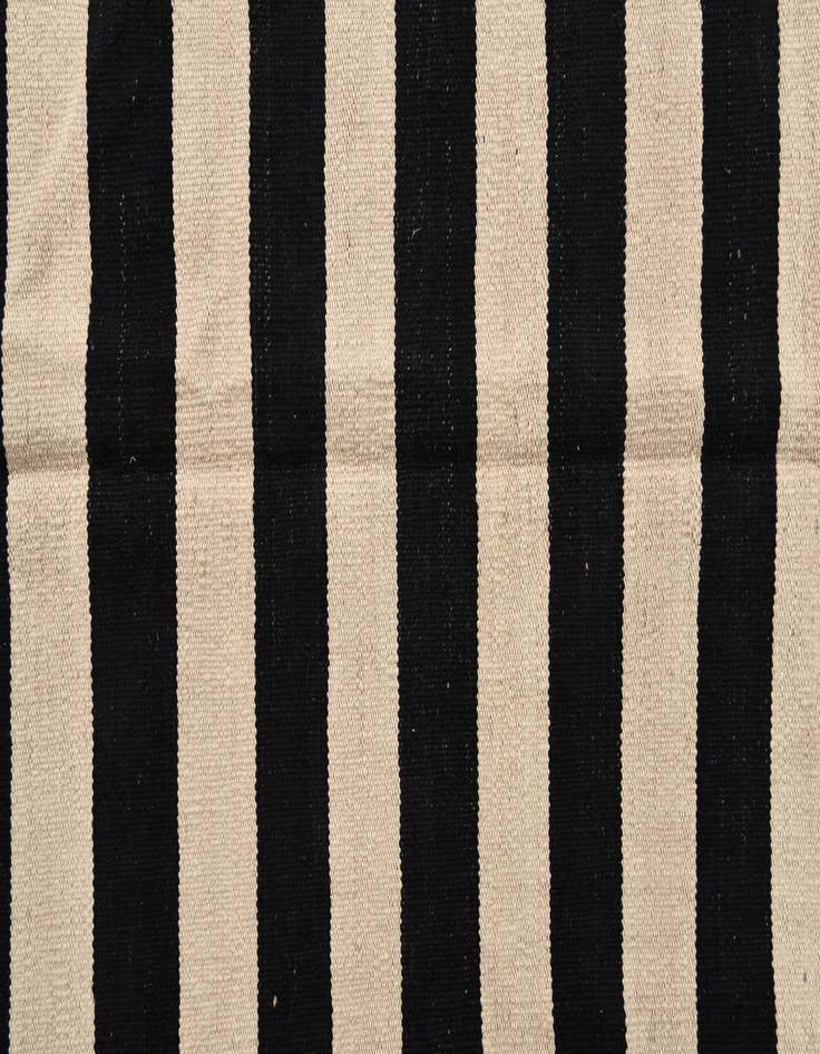 Detail image of  5' 7 x 8'  Hand Woven Kilim Modern Wool Rug