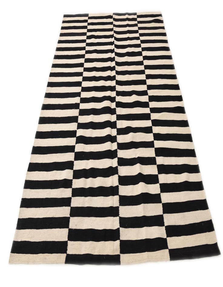 Detail image of  5' 7 x 7' 10  Hand Woven Kilim Modern Wool Rug