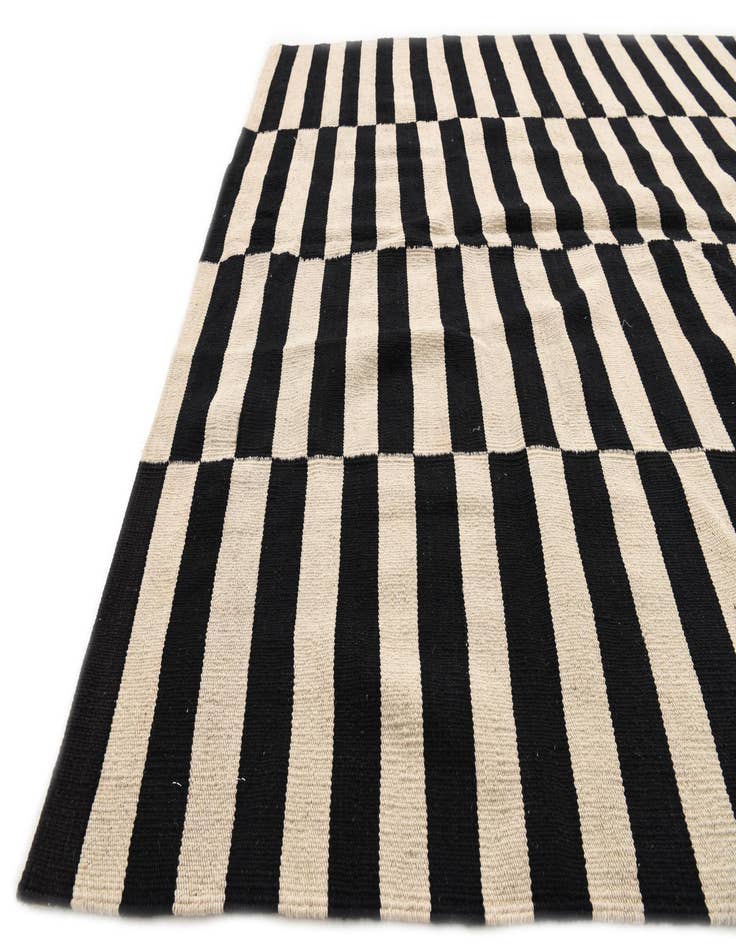 Detail image of  5' 7 x 7' 10  Hand Woven Kilim Modern Wool Rug