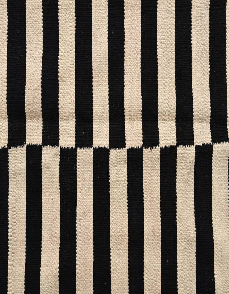 Detail image of  5' 7 x 7' 10  Hand Woven Kilim Modern Wool Rug