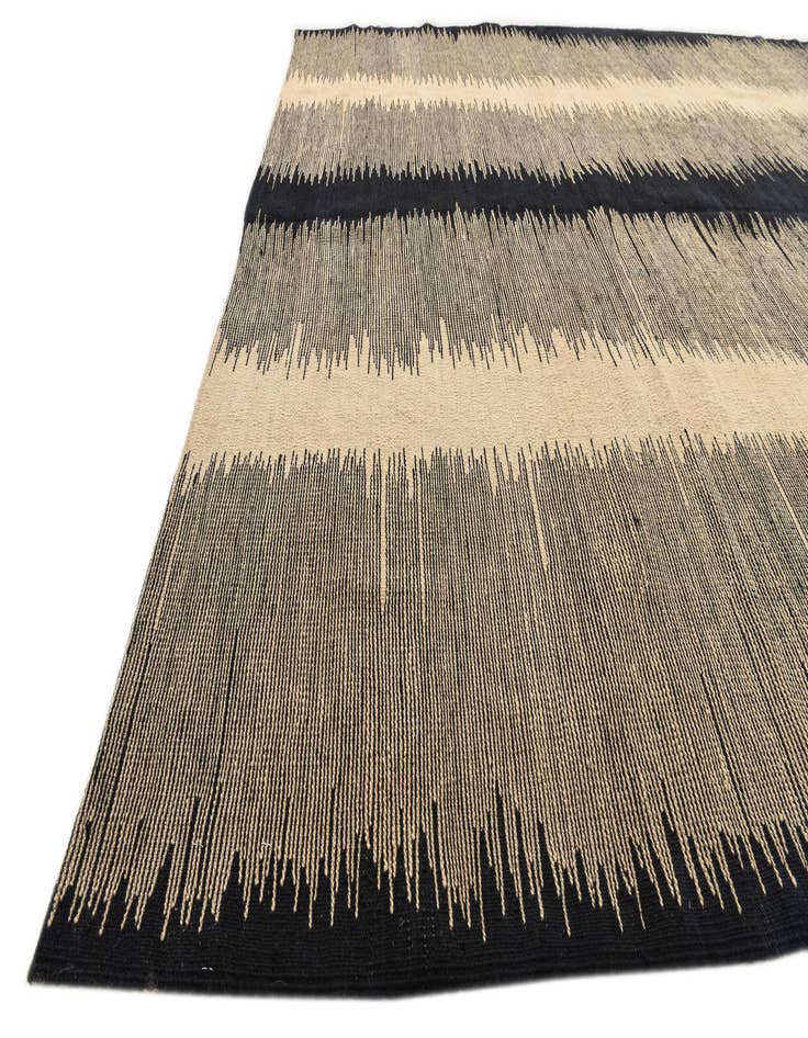 Detail image of  6' 10 x 9' 7  Hand Woven Kilim Modern Wool Rug