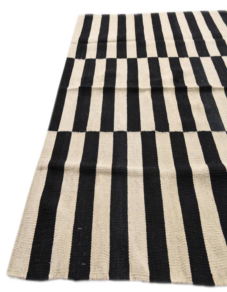 Detail image of  4' 2 x 5' 10  Hand Woven Kilim Modern Wool Rug