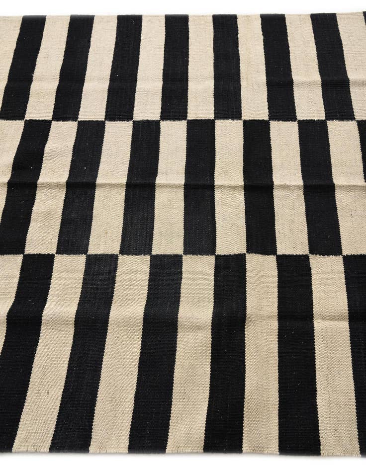 Detail image of  4' 2 x 5' 10  Hand Woven Kilim Modern Wool Rug