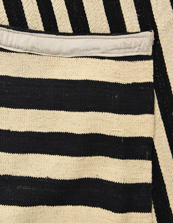 Detail image of  5' 9 x 8'  Hand Woven Kilim Modern Wool Rug